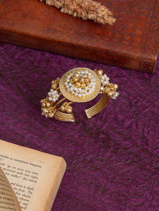 Vilasini gold fusion kundan handcuff
