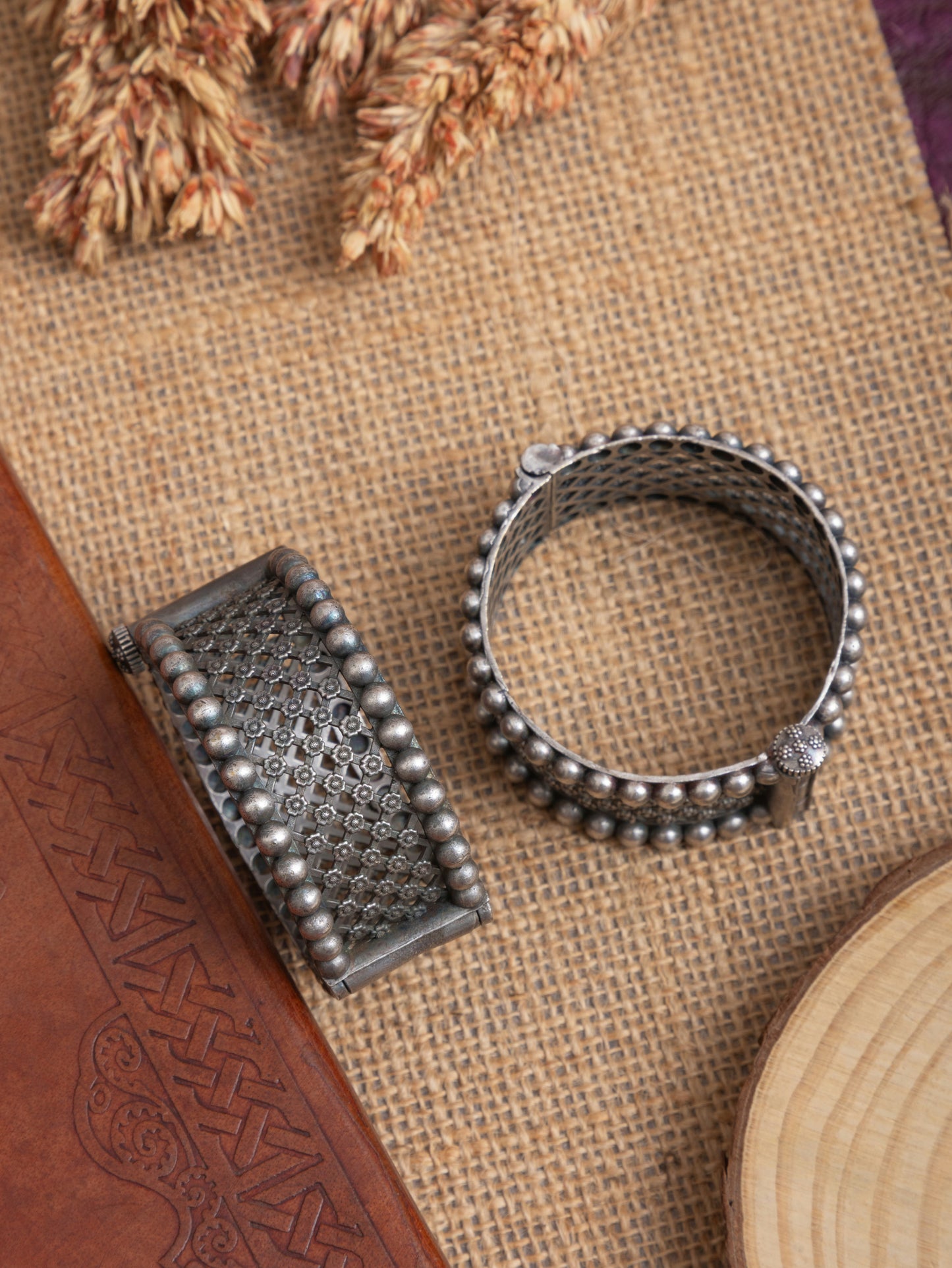 Small size silver jali kada