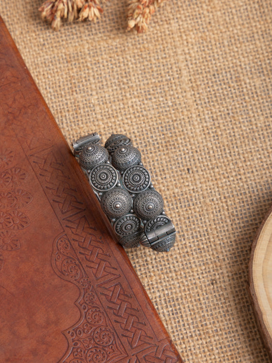 Dhruti Small size mini gumbaj silver kada