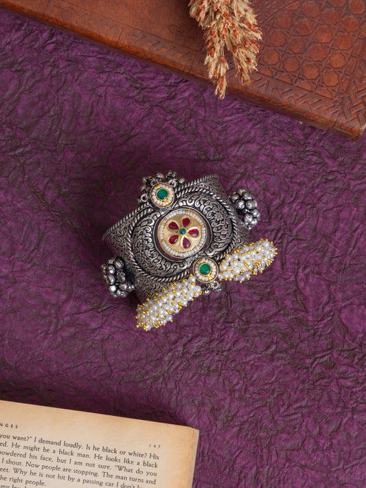 Devyani fusion handcuff