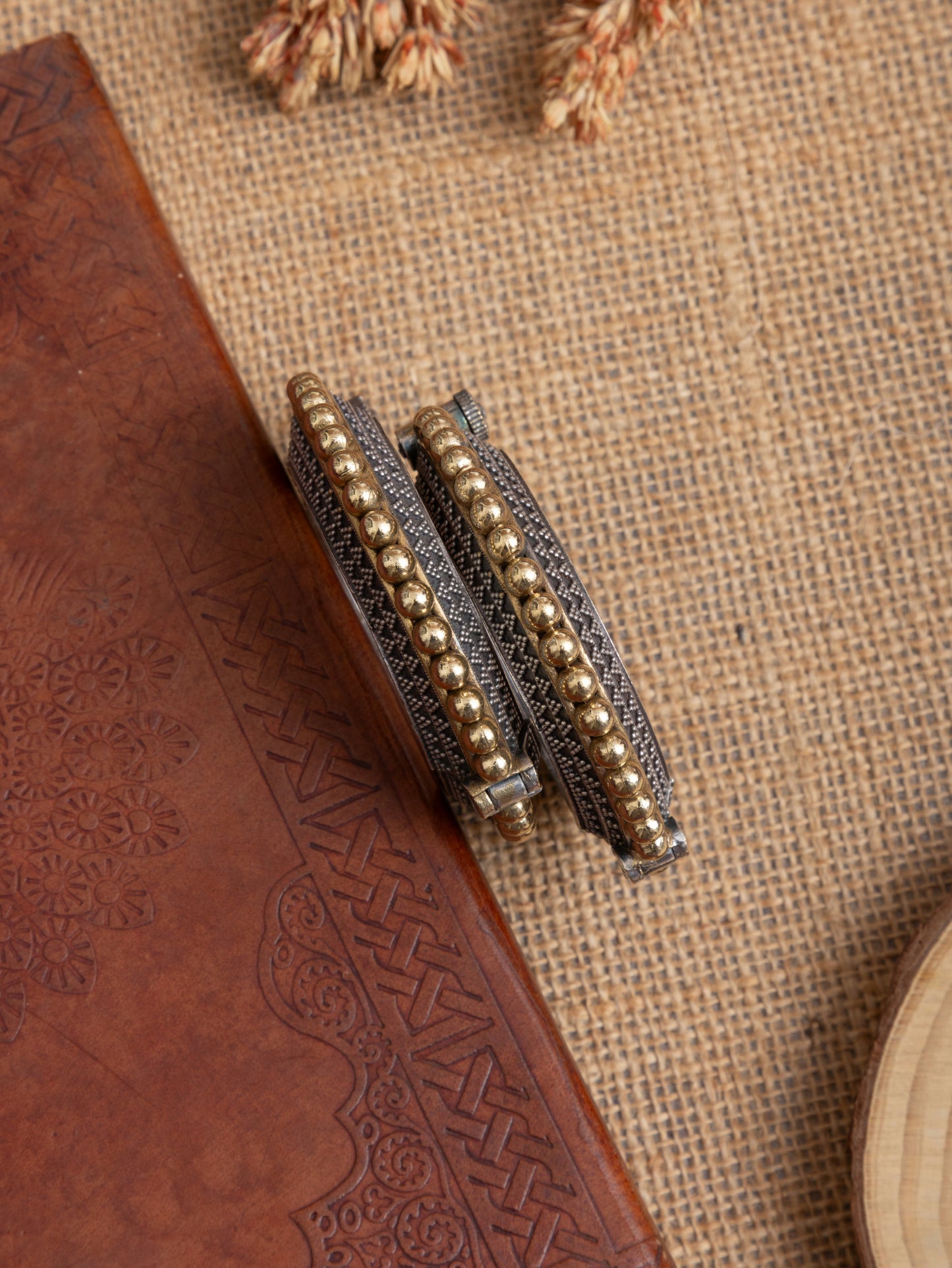Small size dual tone ball kada