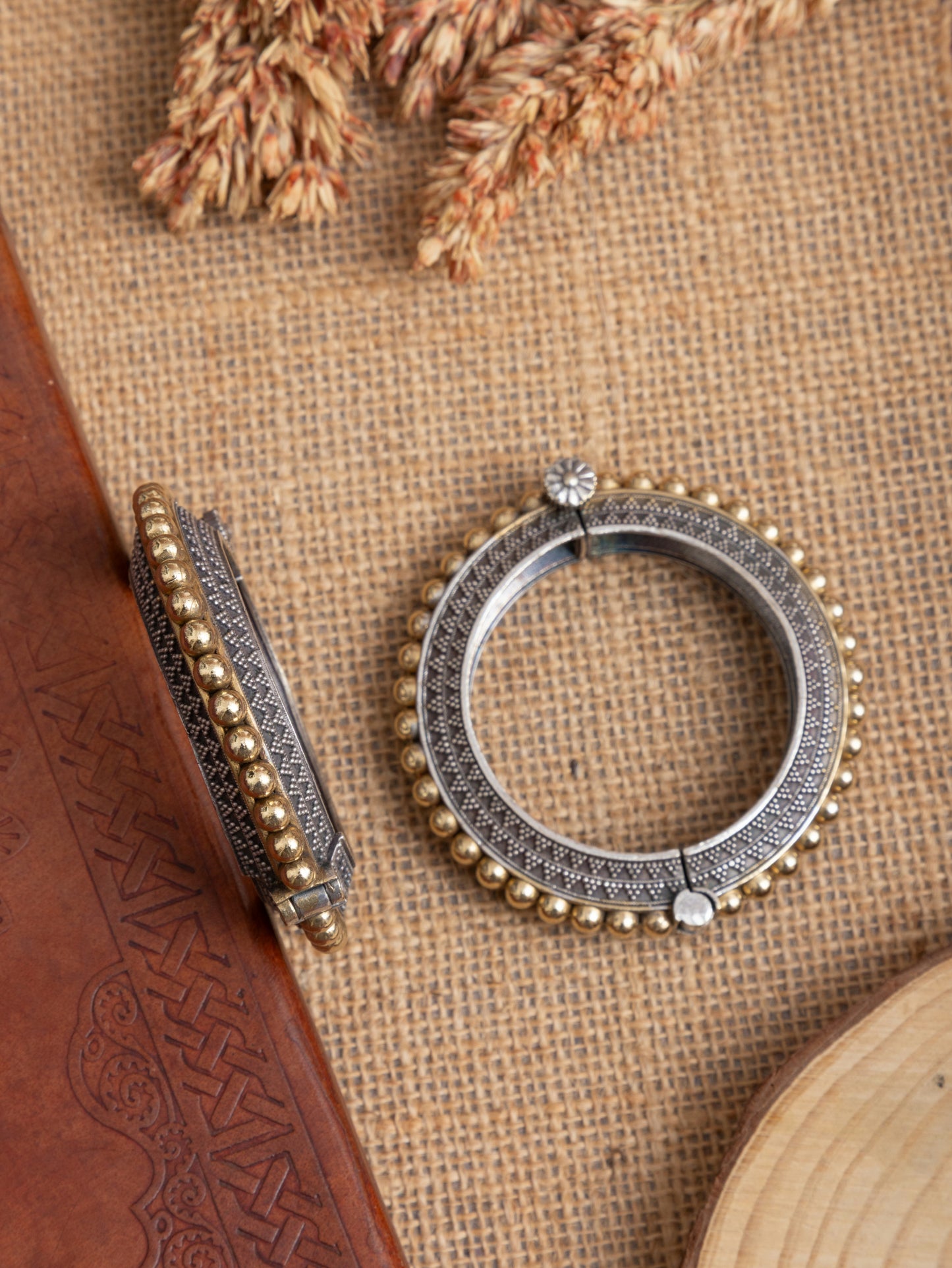 Small size dual tone ball kada