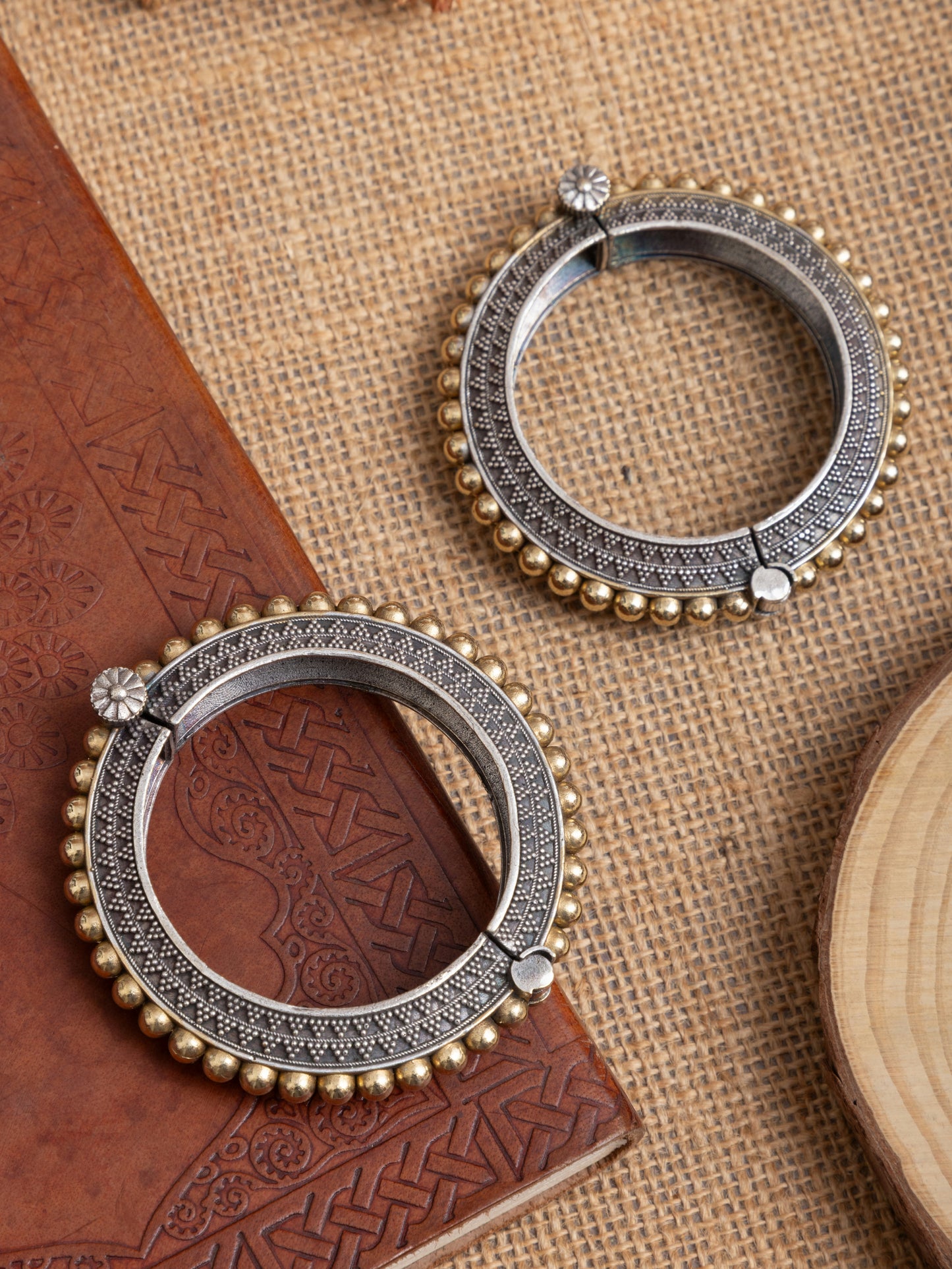 Small size dual tone ball kada