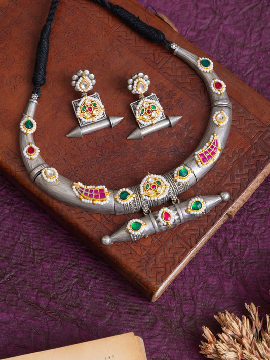 Devyani fusion kundan hasli