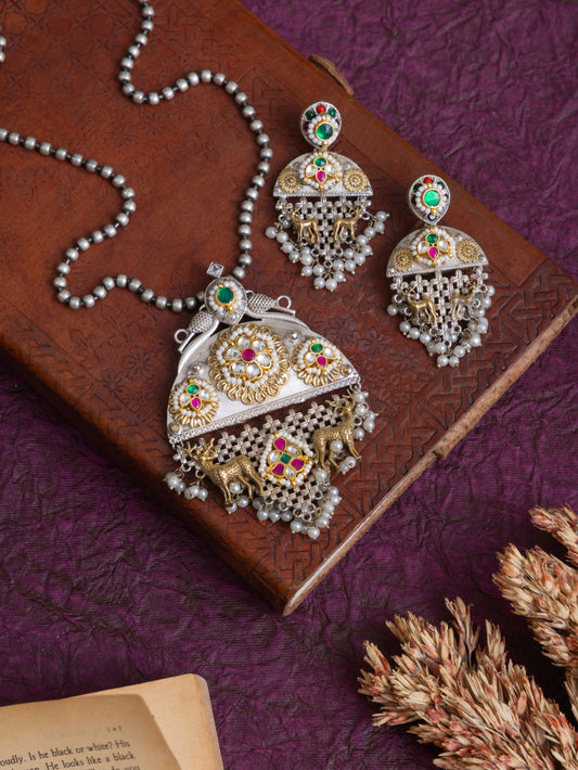 Mrinalini fusion kundan necklace