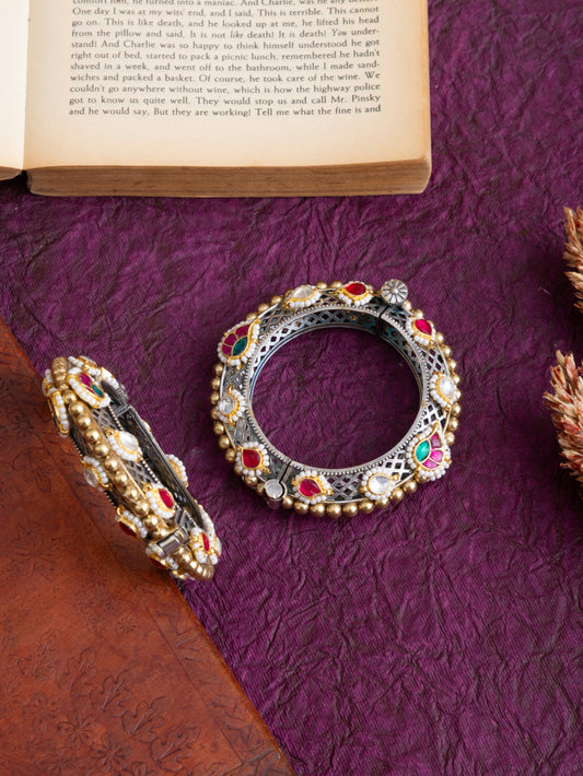 Disha Small size kundan ball kada