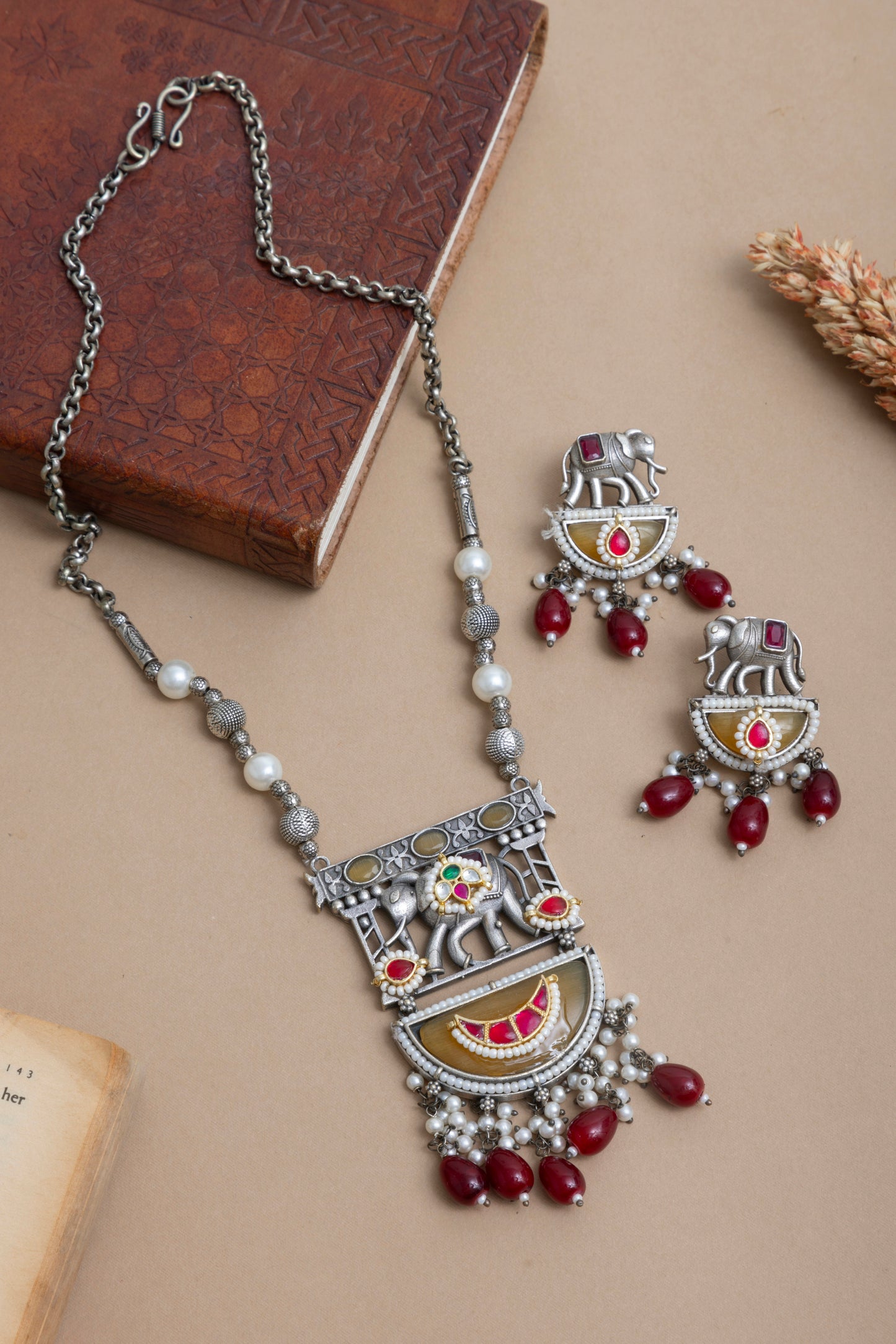 Nivedita pachi kundan elephant necklace