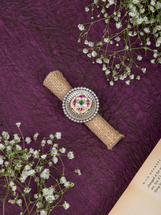 Avni Round pachi kundan ring