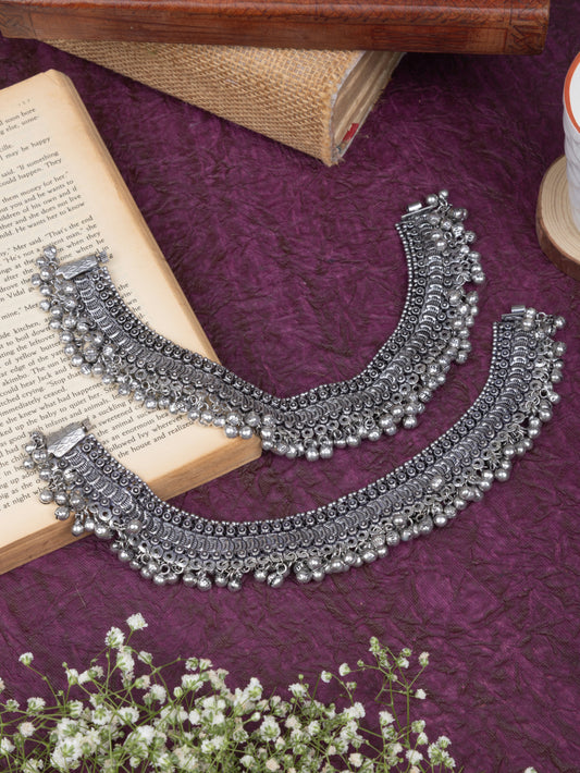 Silver lookalike leaf payal