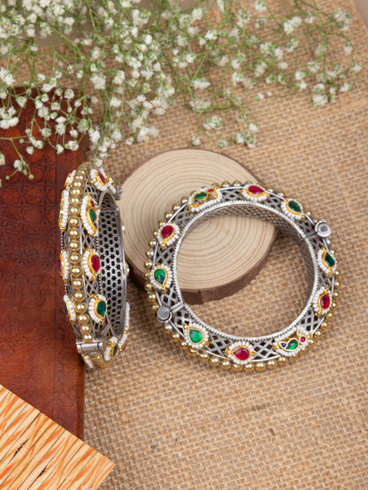 Meenal Large size ball pachi kundan kada