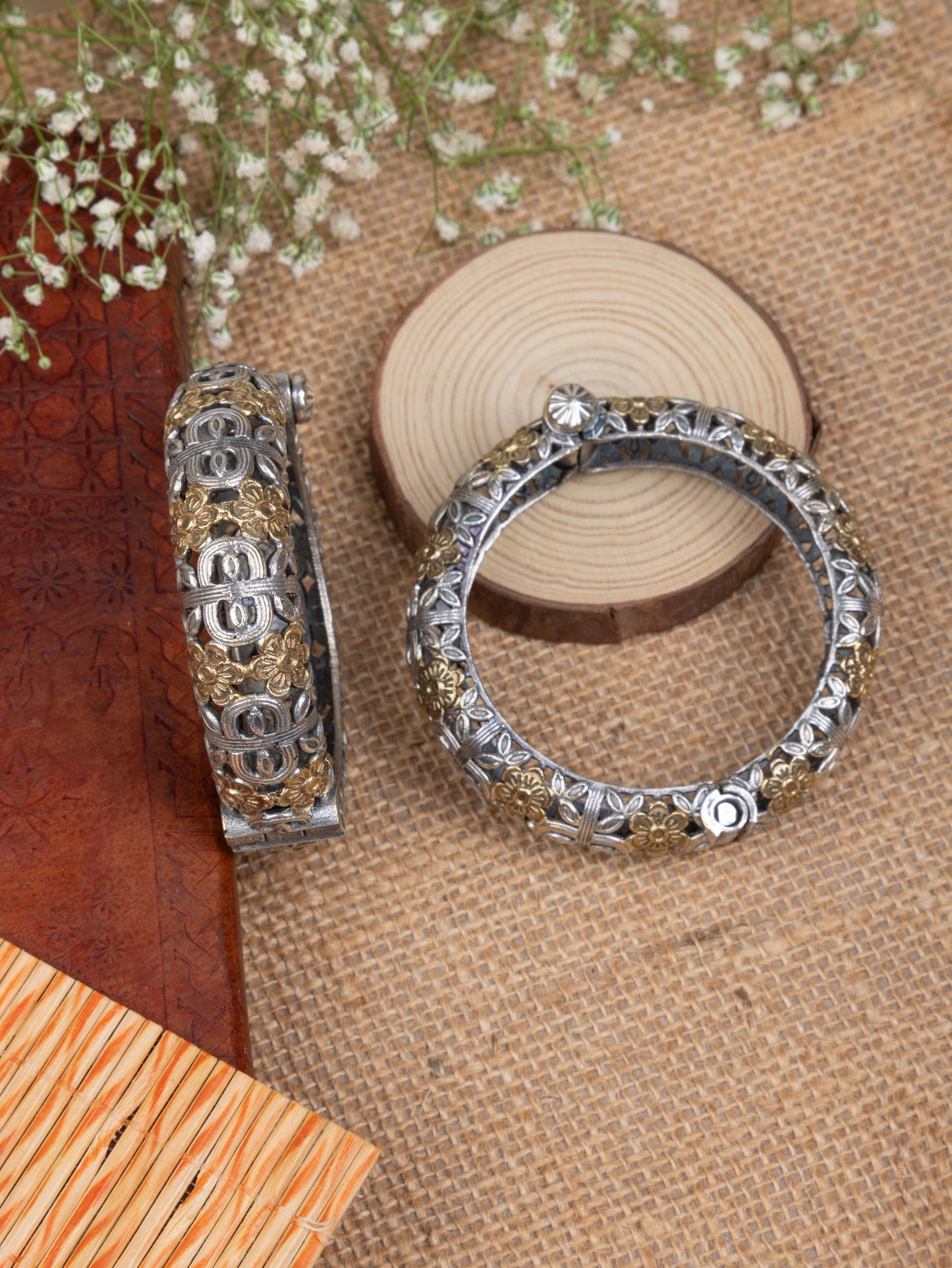 Large size Dual tone flower chittai kada