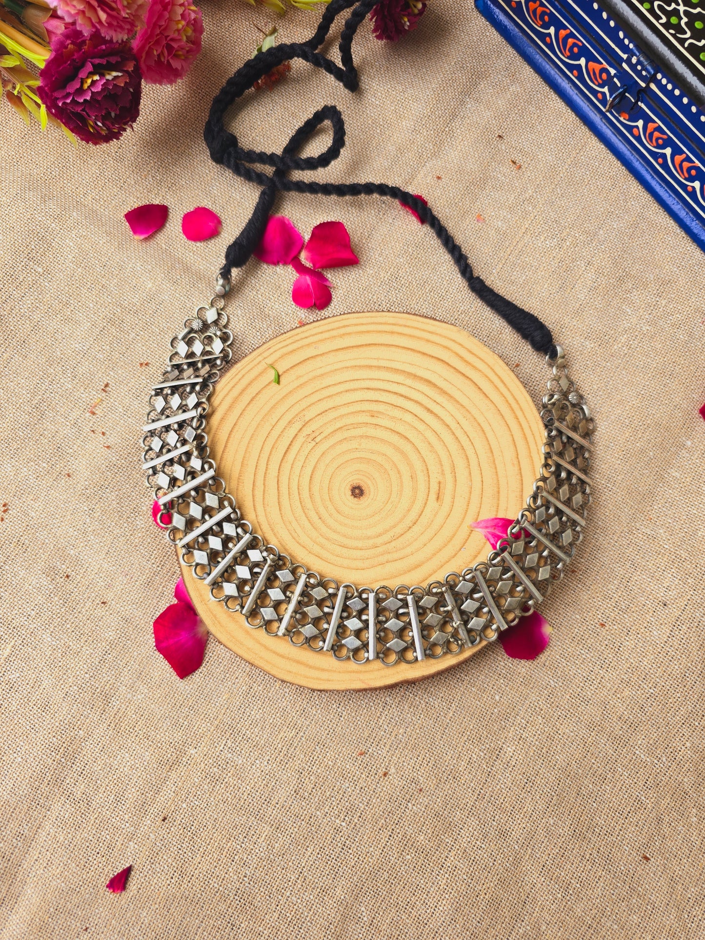 Blumi Antique sleek choker