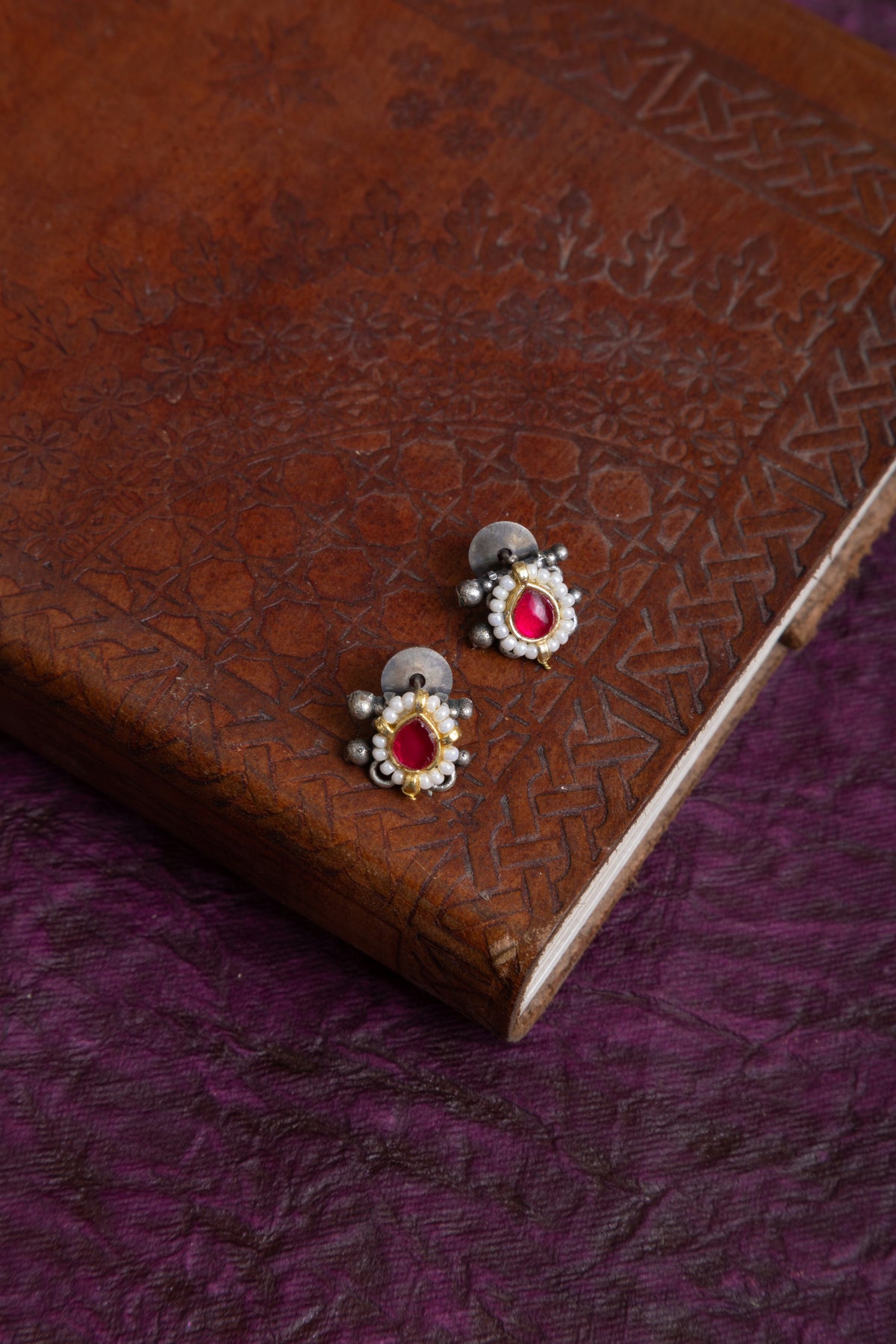 Silky antique silver pachi kundan choker with earrings