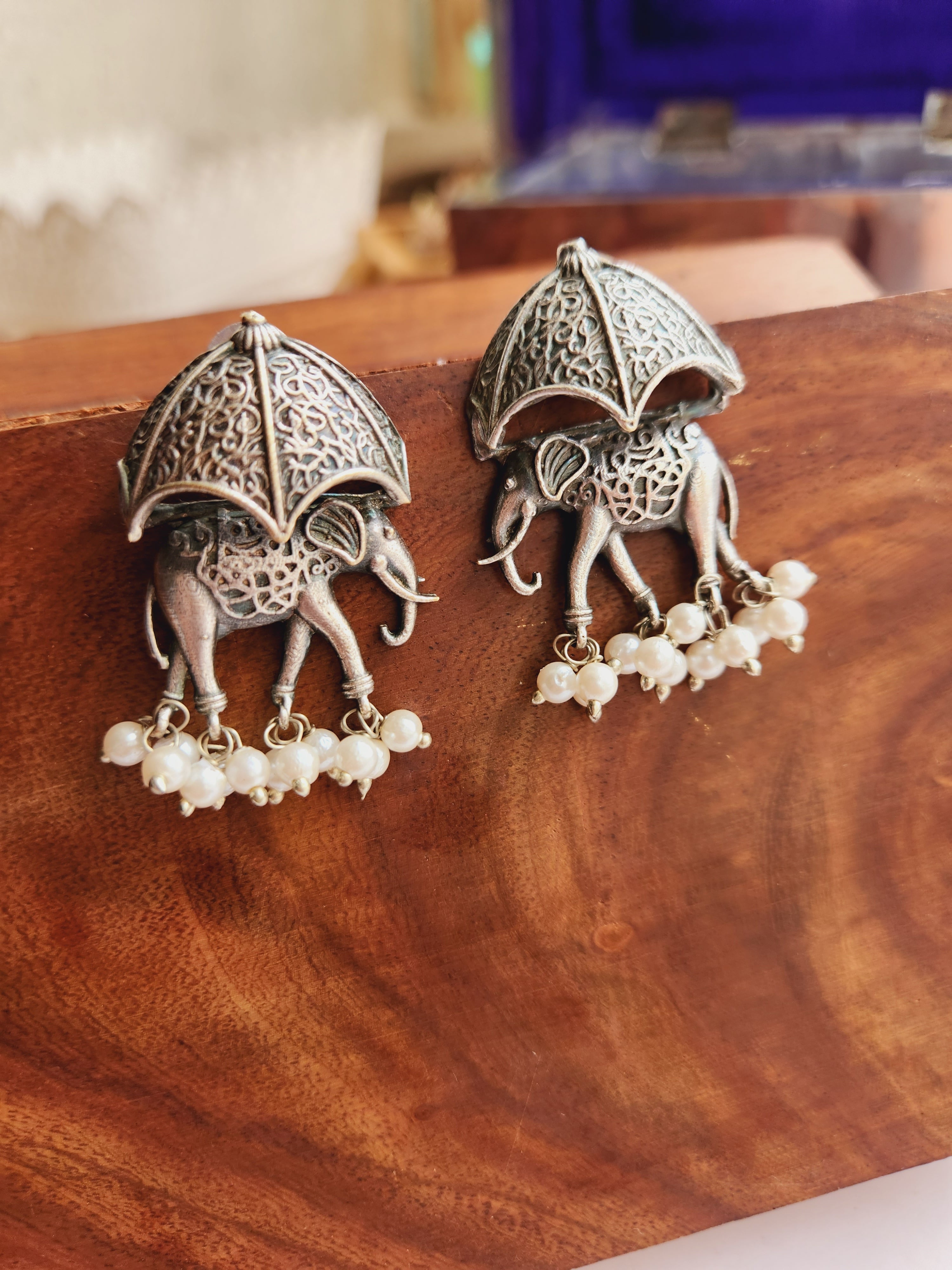 Antique elephant studs – Nirelia