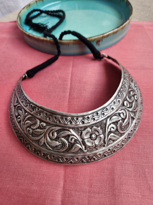 Antique hasli choker