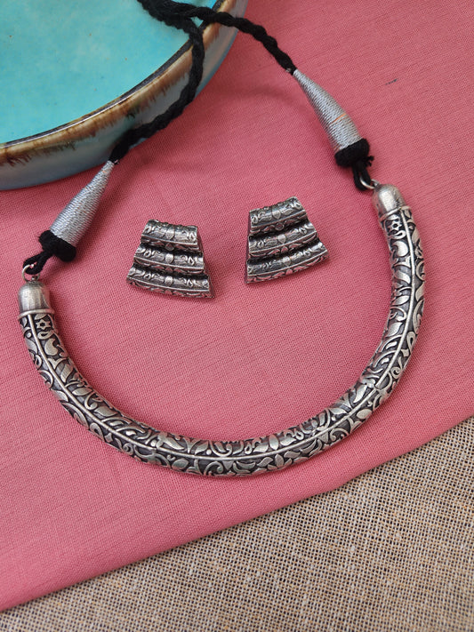 Antique hasli choker