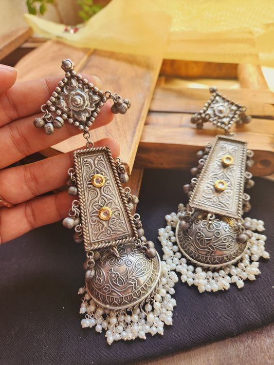 Dual tone fusion jhumka