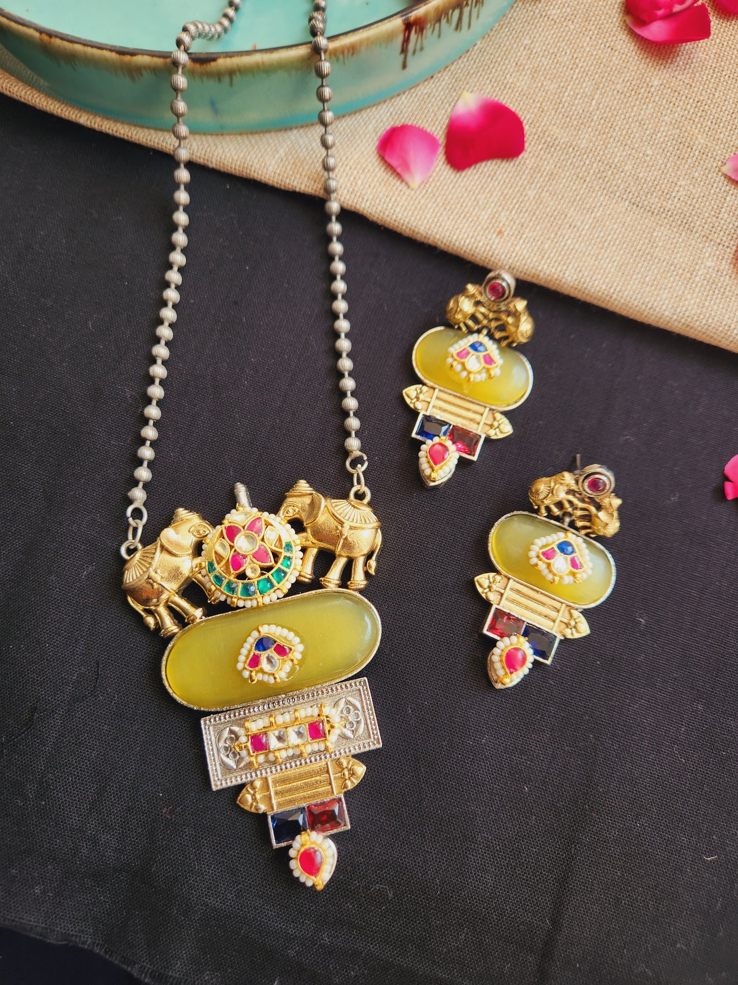 Pachi kundan elephant necklace