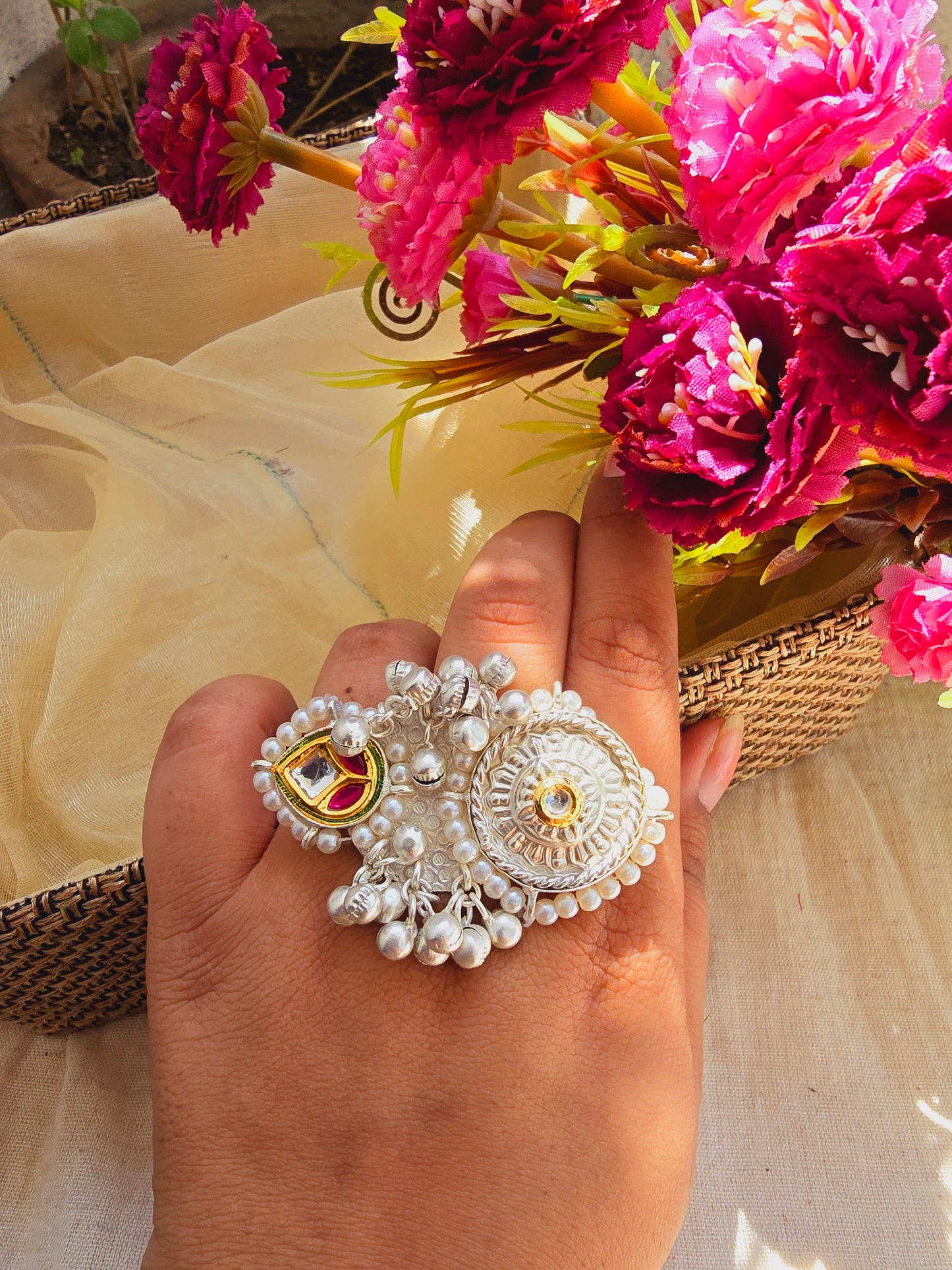 Dual tone kundan ring