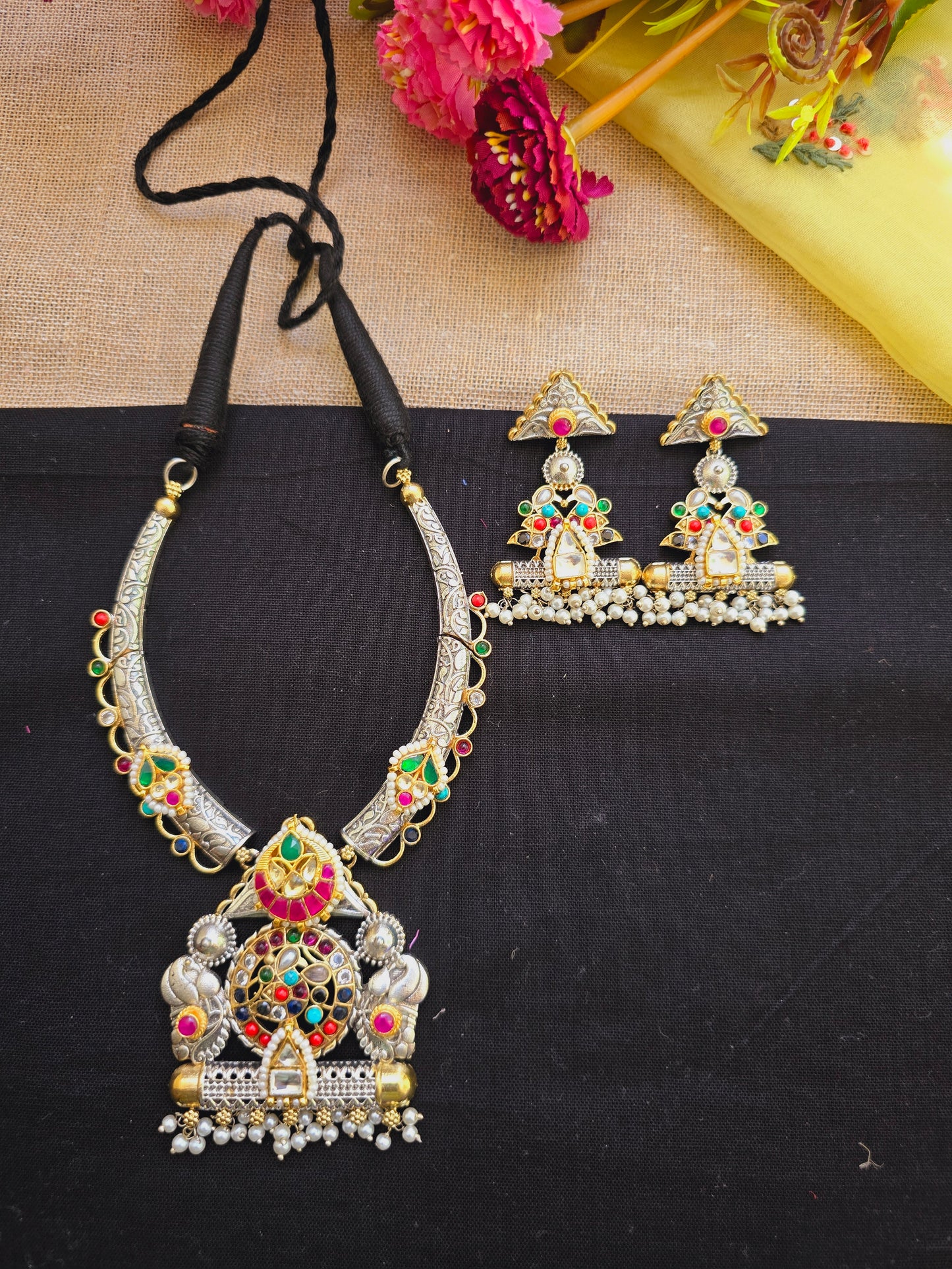 Dual tone pachi kundan necklace