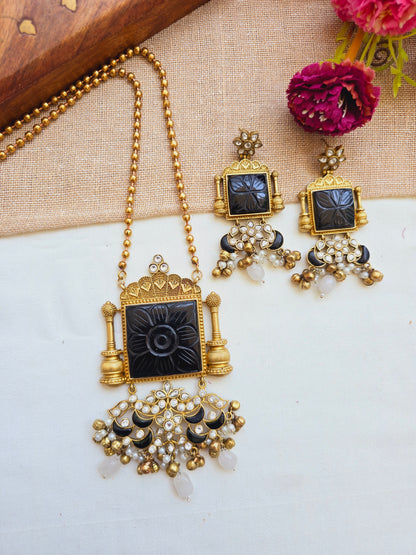 Mihika rajwadi necklace