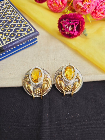 Dual tone parrot studs