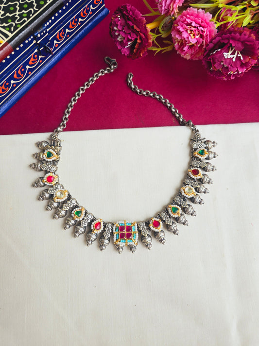 Antique square kundan choker