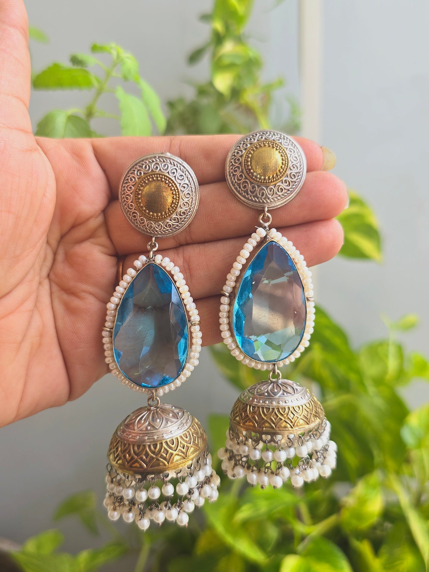 Veda dual tone jhumka