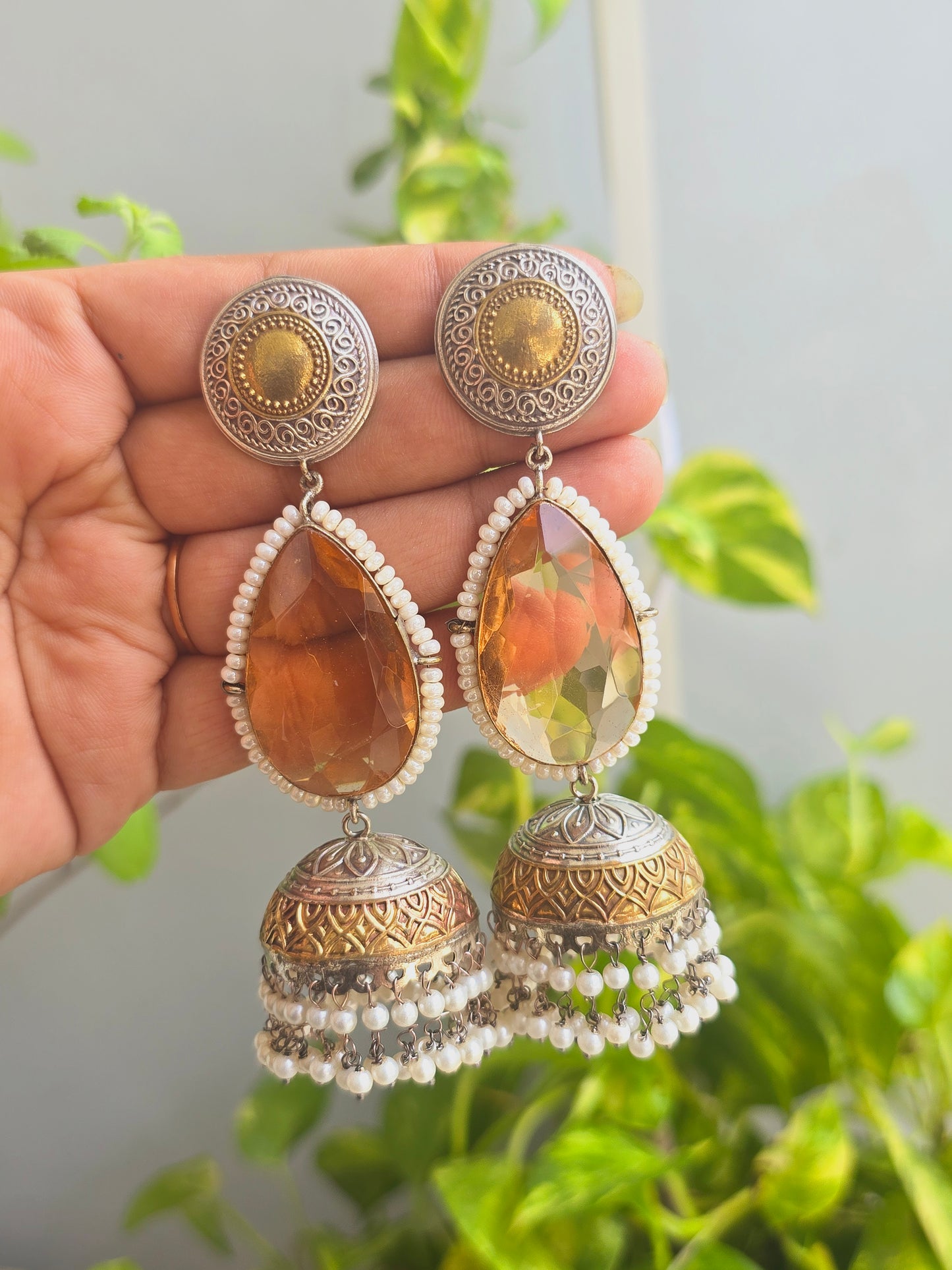 Veda dual tone jhumka