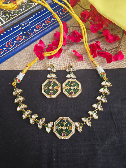 Sleek kundan gold choker