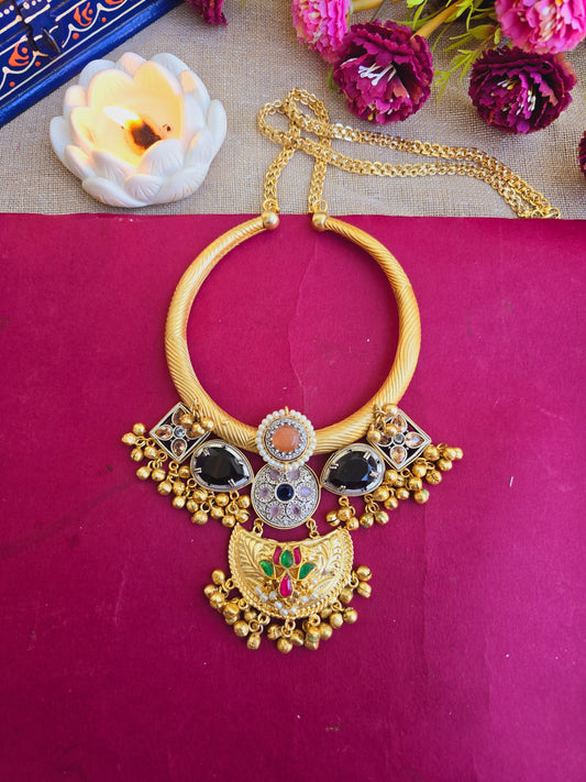 Gold stone hasli necklace