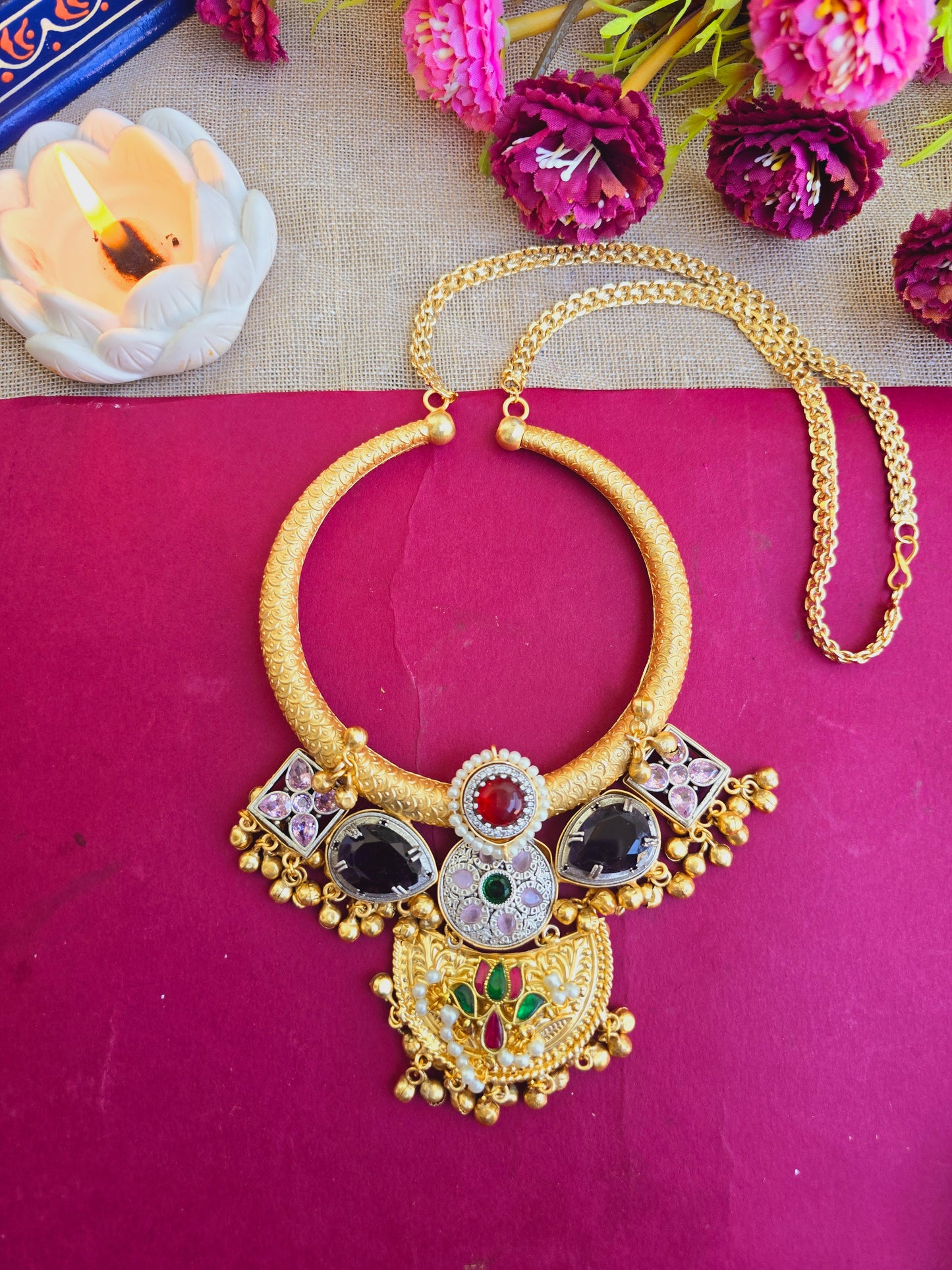 Gold stone hasli necklace