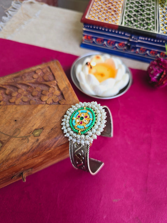 pachi kundan handcuff