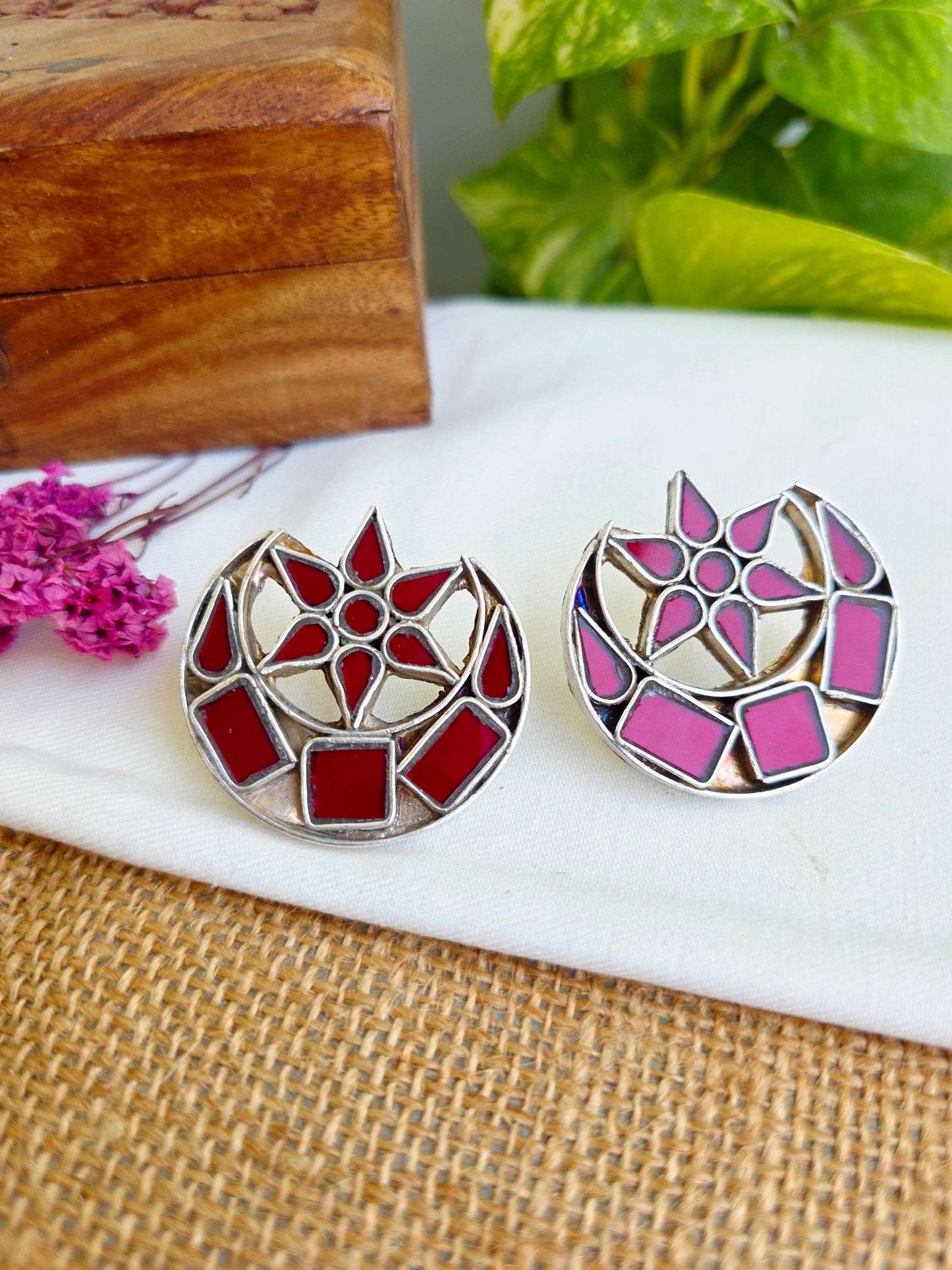 Chand glass studs