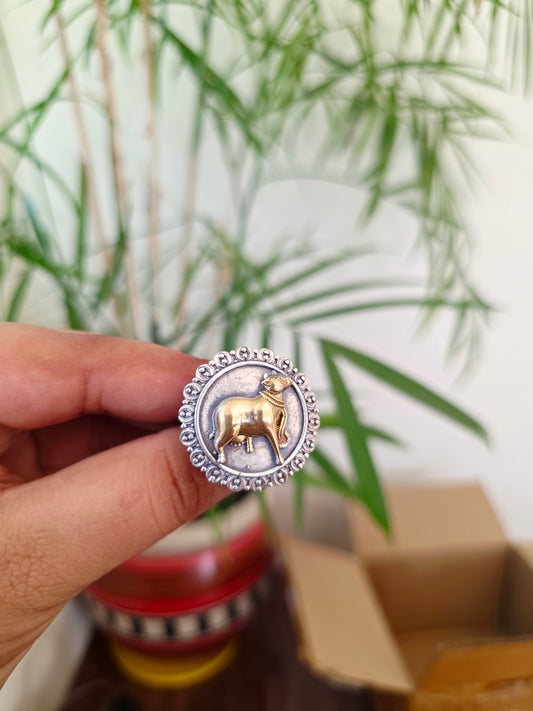 Dual tone nandi ring