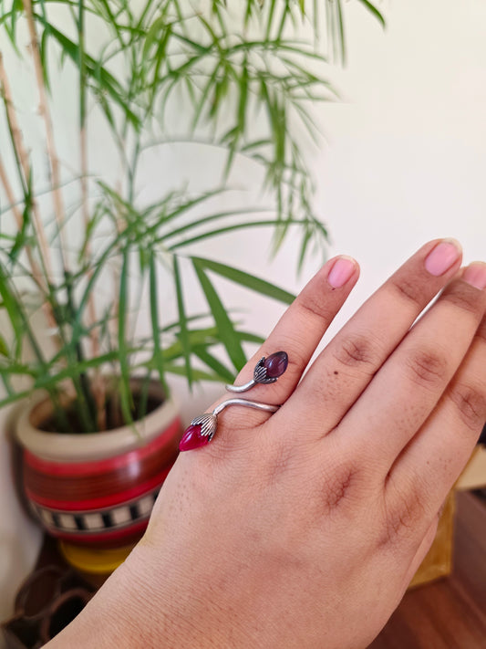 Zigzag stone ring