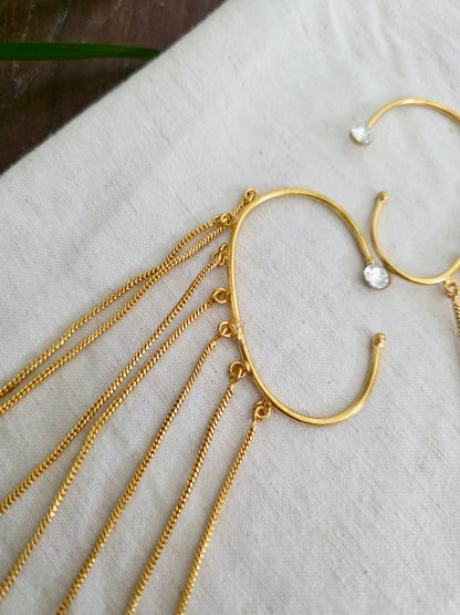 Hanging earcuffs