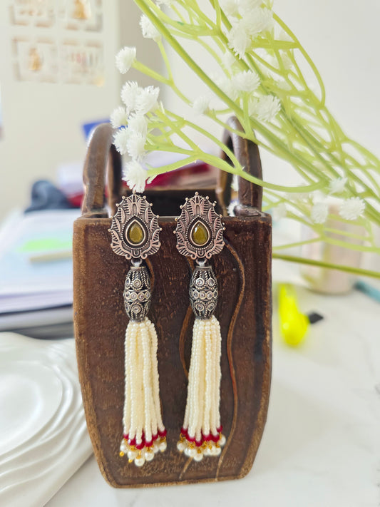 Moh pearl danglers