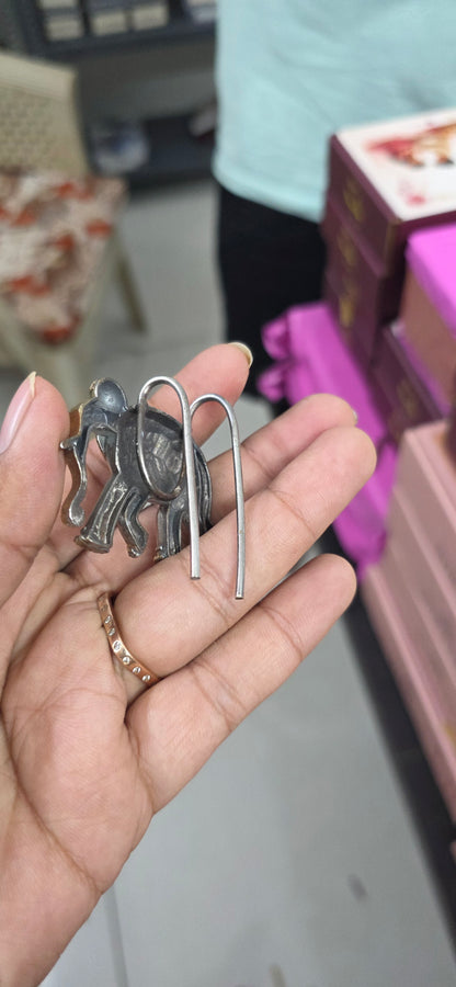 Sejal two tone fusion elephant hair pin