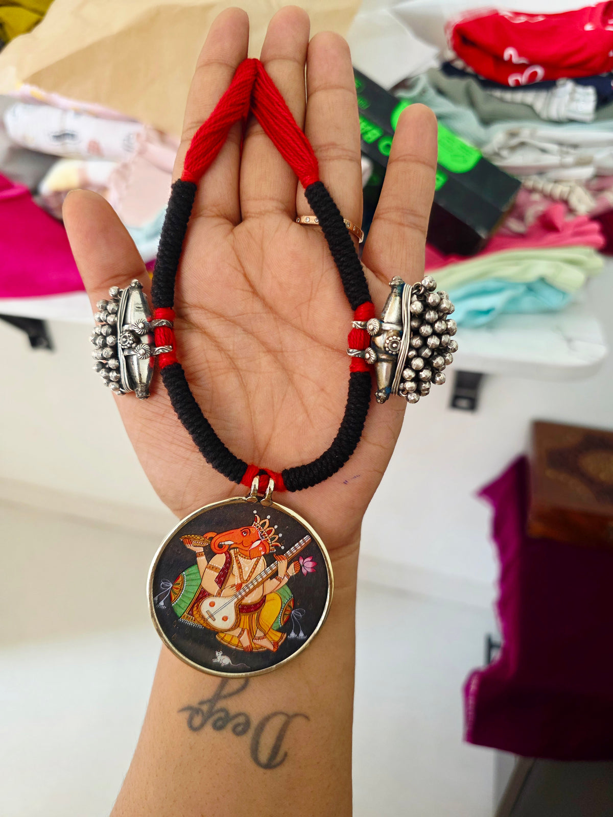 Pichwait art antique thread necklace/choker