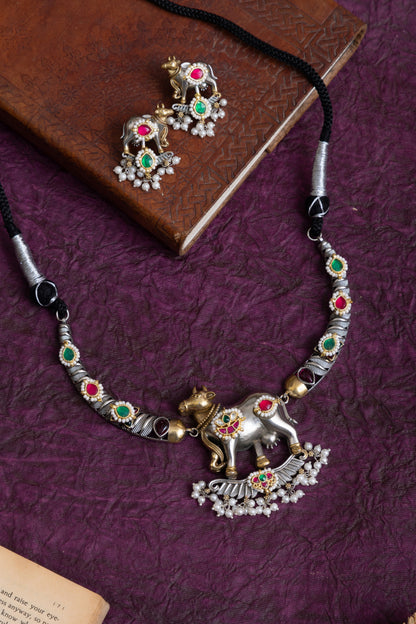 Veda pachi kundan two tone fusion nandi choker