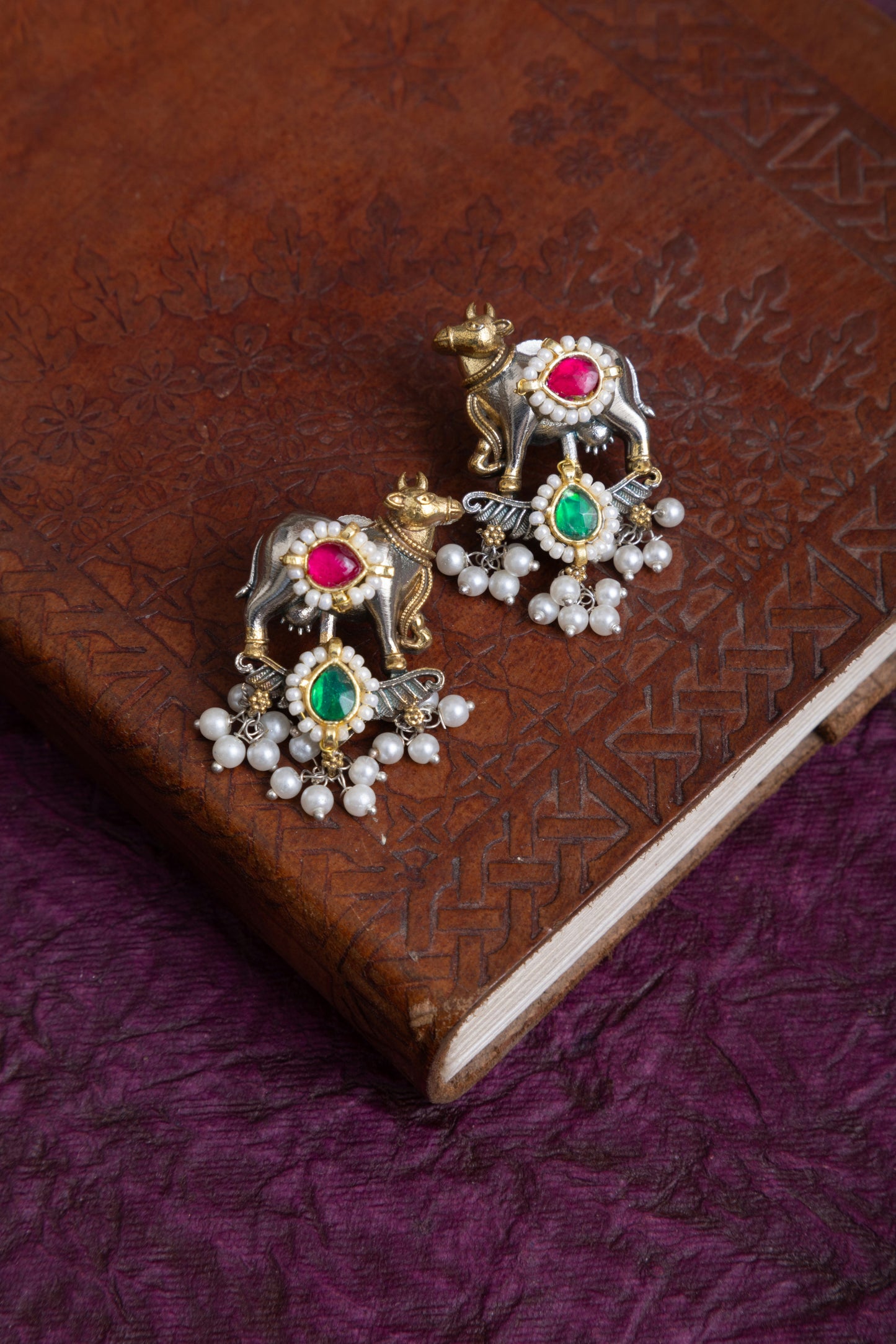 Veda pachi kundan two tone fusion nandi choker