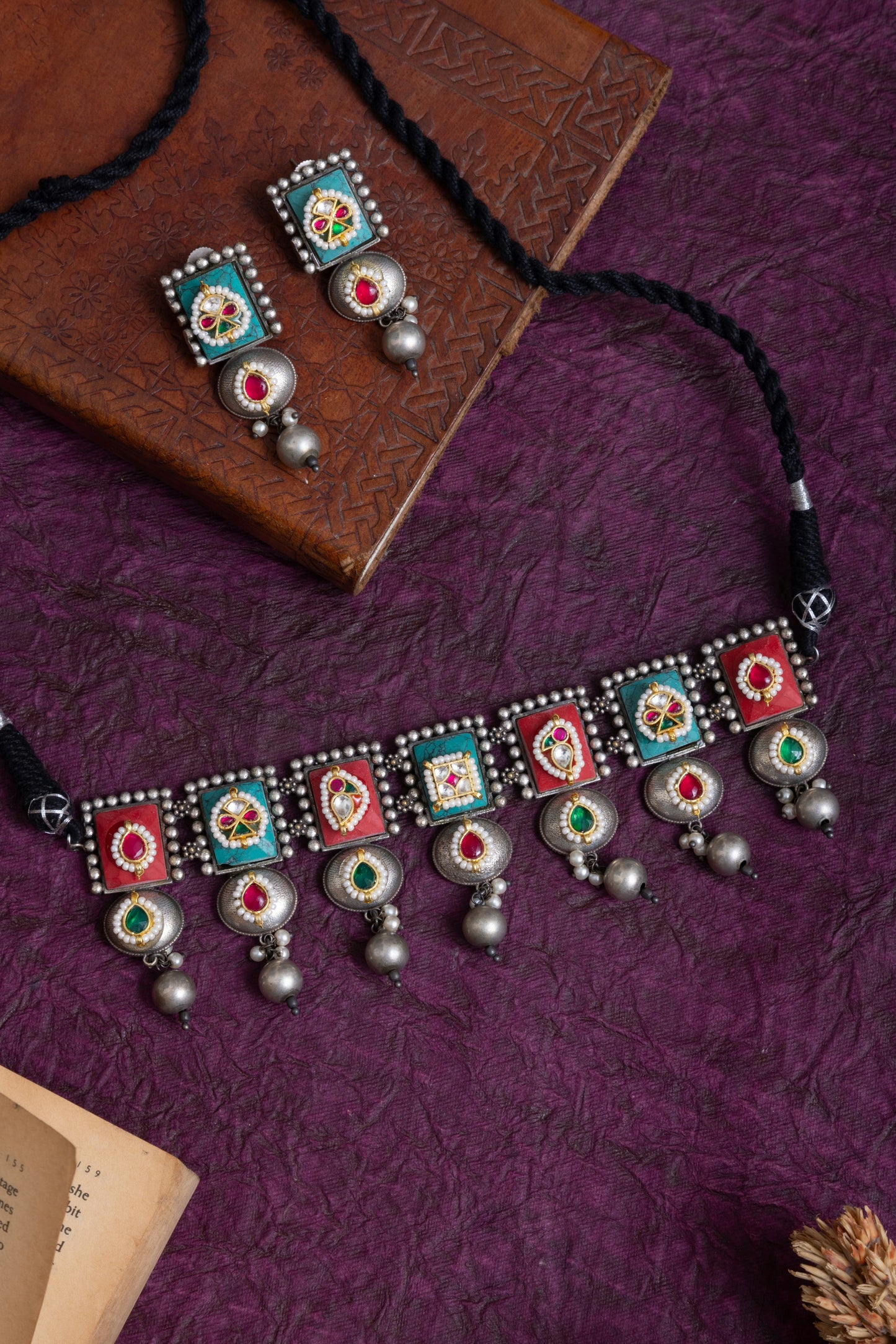 Bindy silver stone pachi kundan choker