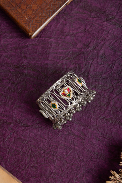 Nihar silver fusion pachi kundan handcuff