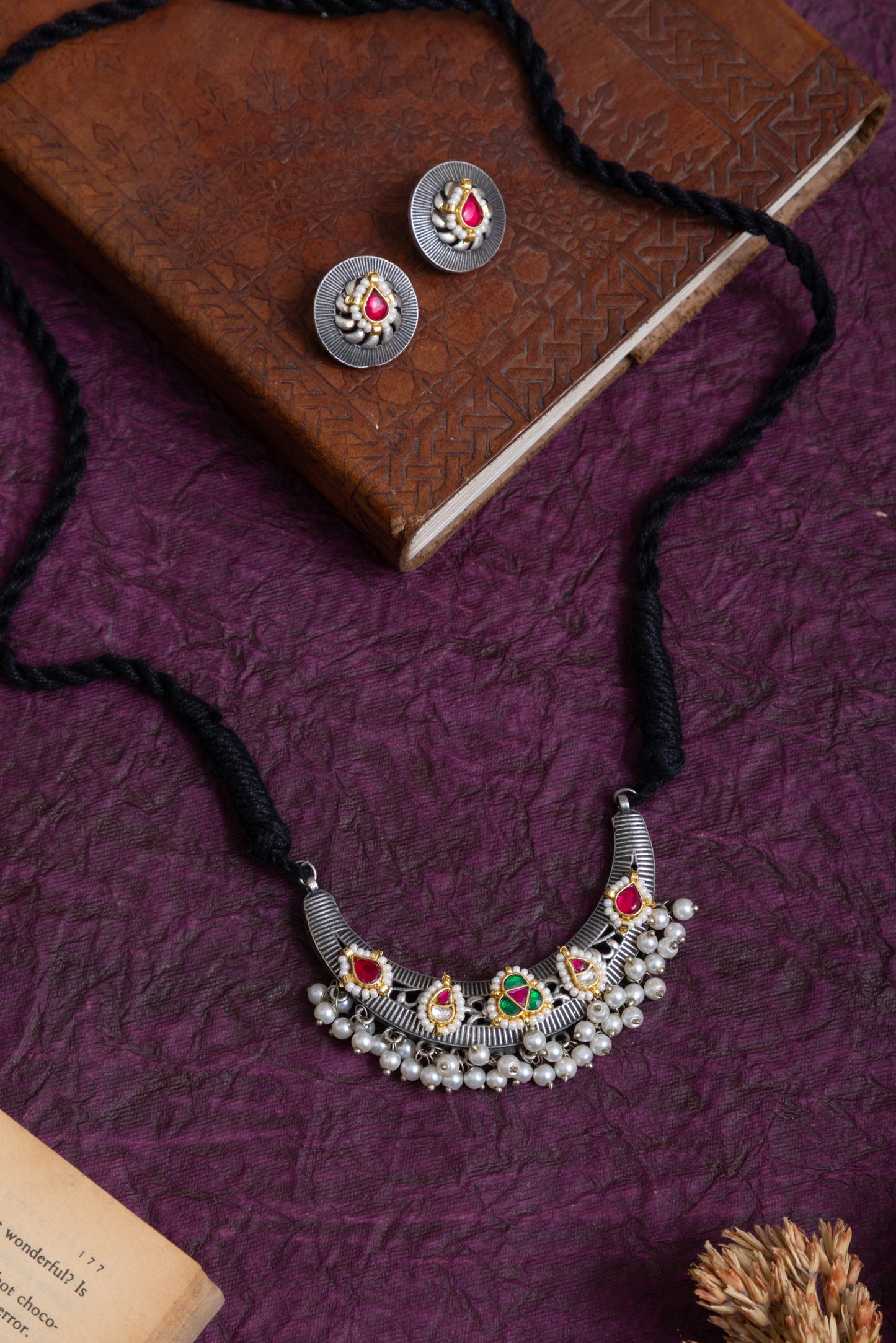 Smriti silver pachi kundan choker