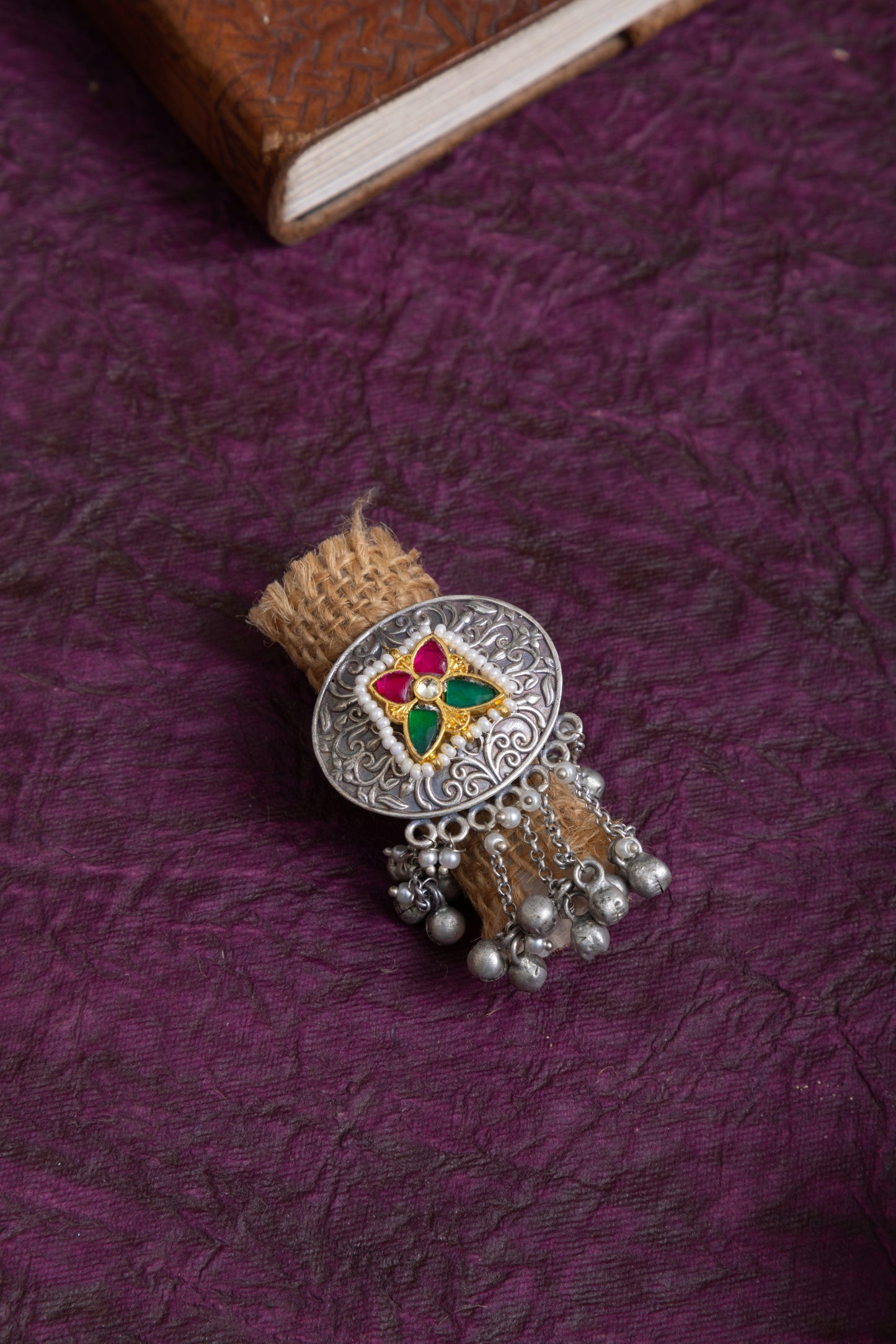 Vijaya silver pachi kundan chain ring