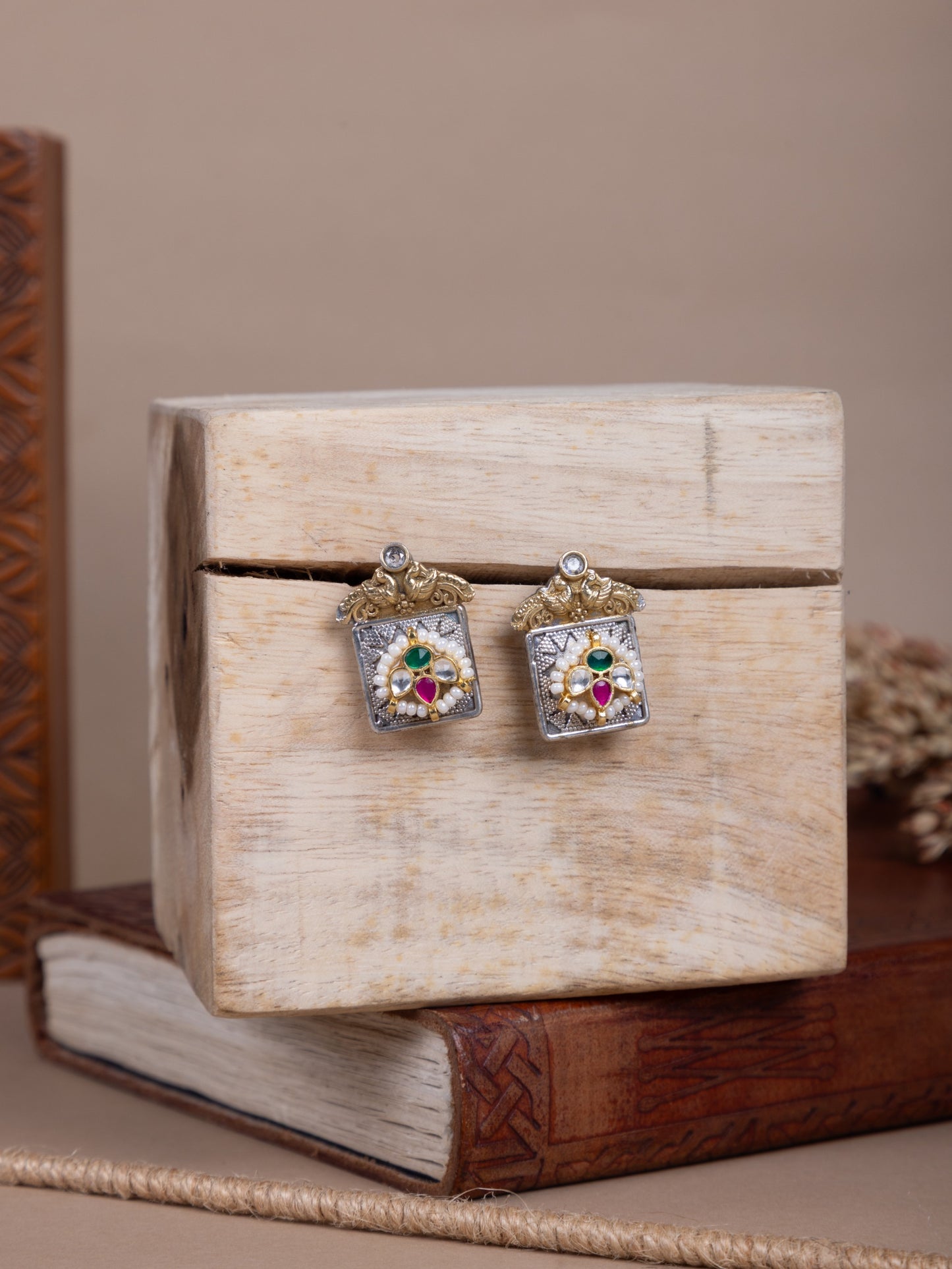 adaa mini kundan studs