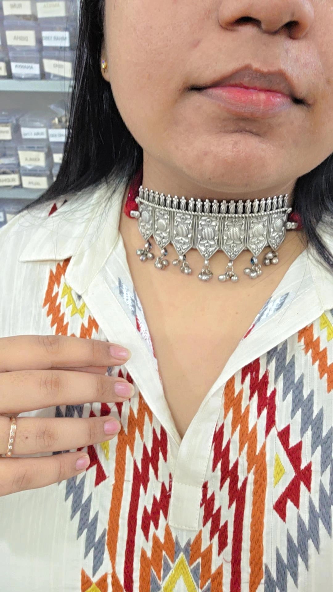 Hezal silver look motif detailing hasli choker