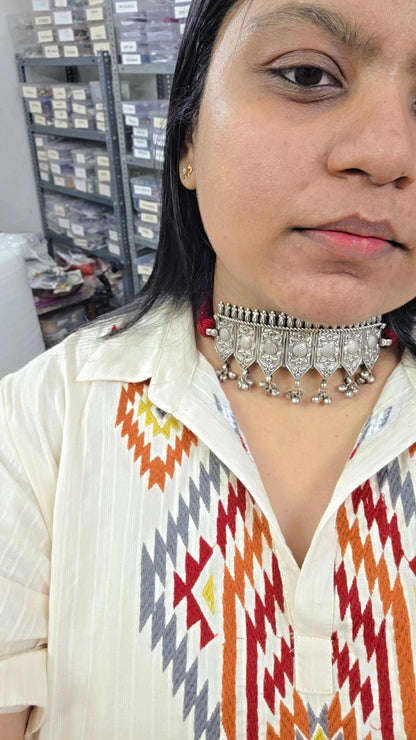 Hezal silver look motif detailing hasli choker