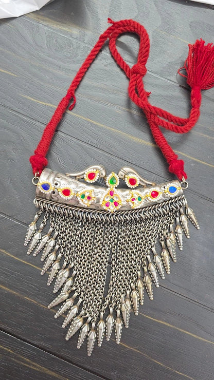 Urja pachi kundan antique fusion thread necklace